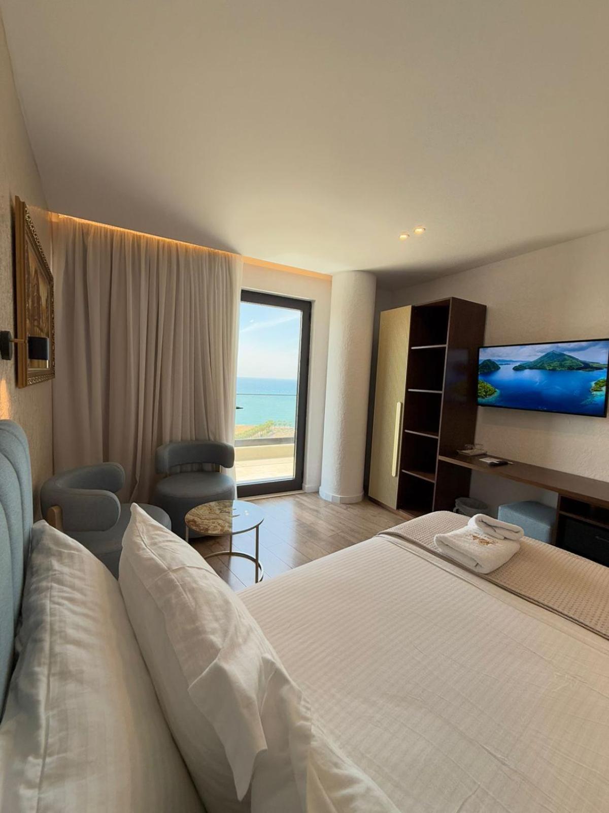 The Queen'S Lion Premium Hotel Sarandë エクステリア 写真