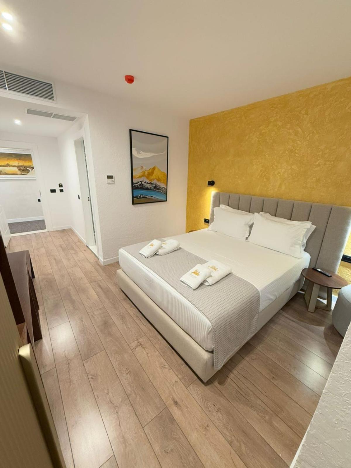 The Queen'S Lion Premium Hotel Sarandë エクステリア 写真
