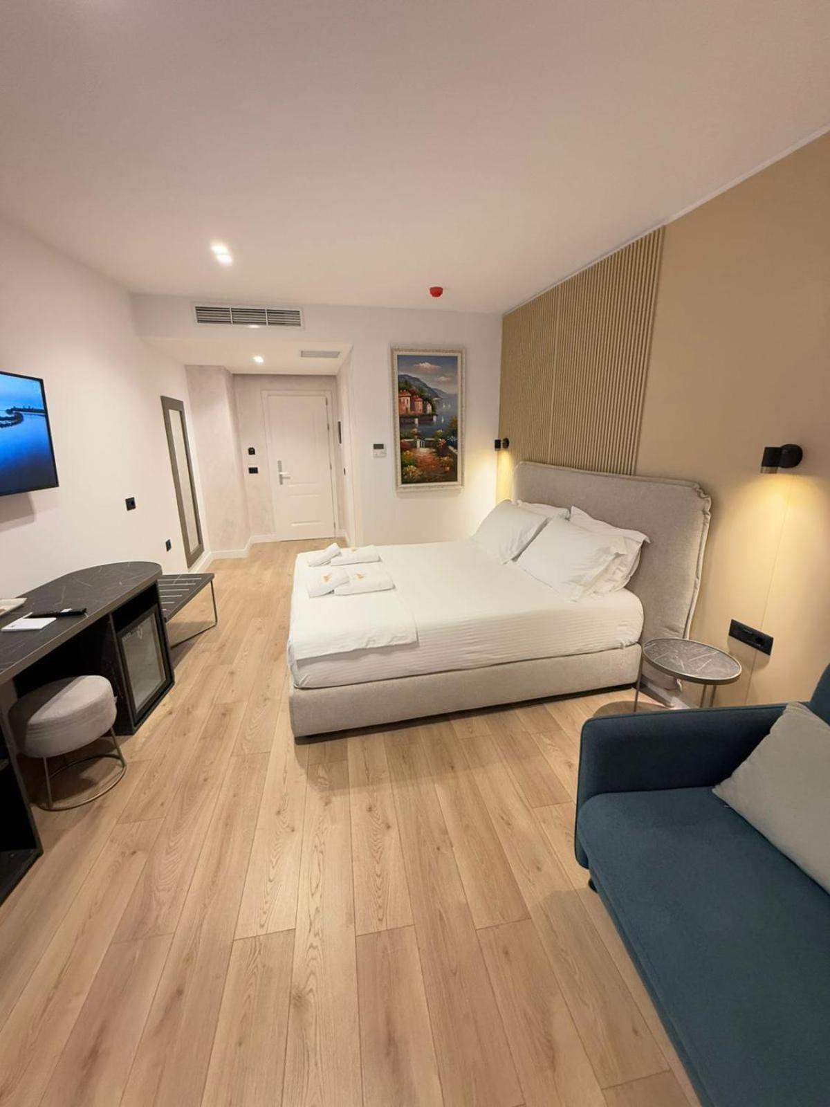 The Queen'S Lion Premium Hotel Sarandë エクステリア 写真