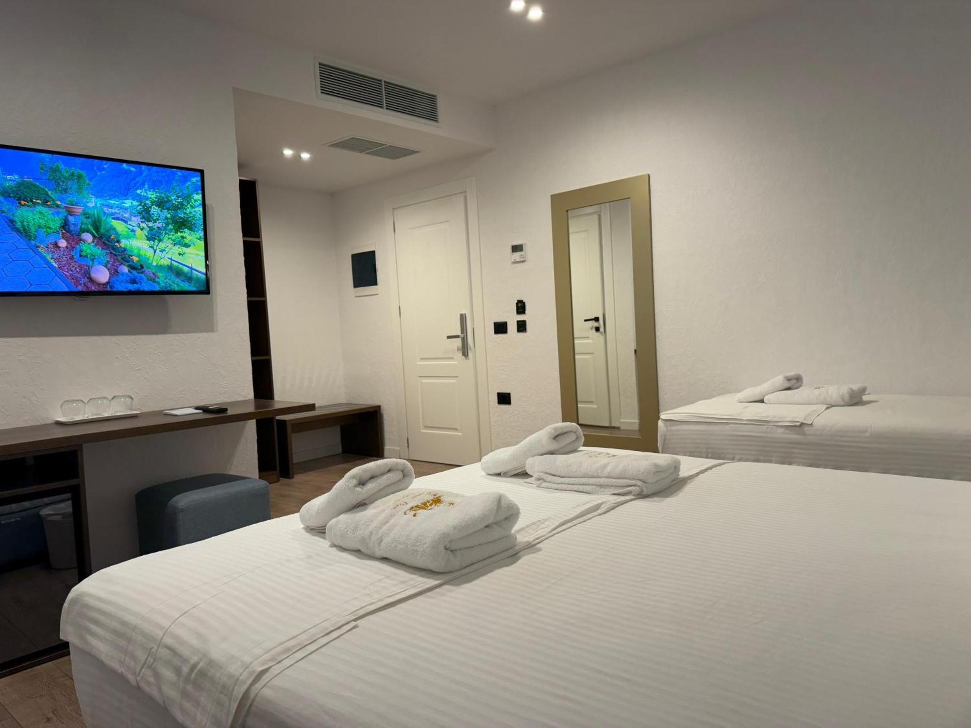 The Queen'S Lion Premium Hotel Sarandë エクステリア 写真