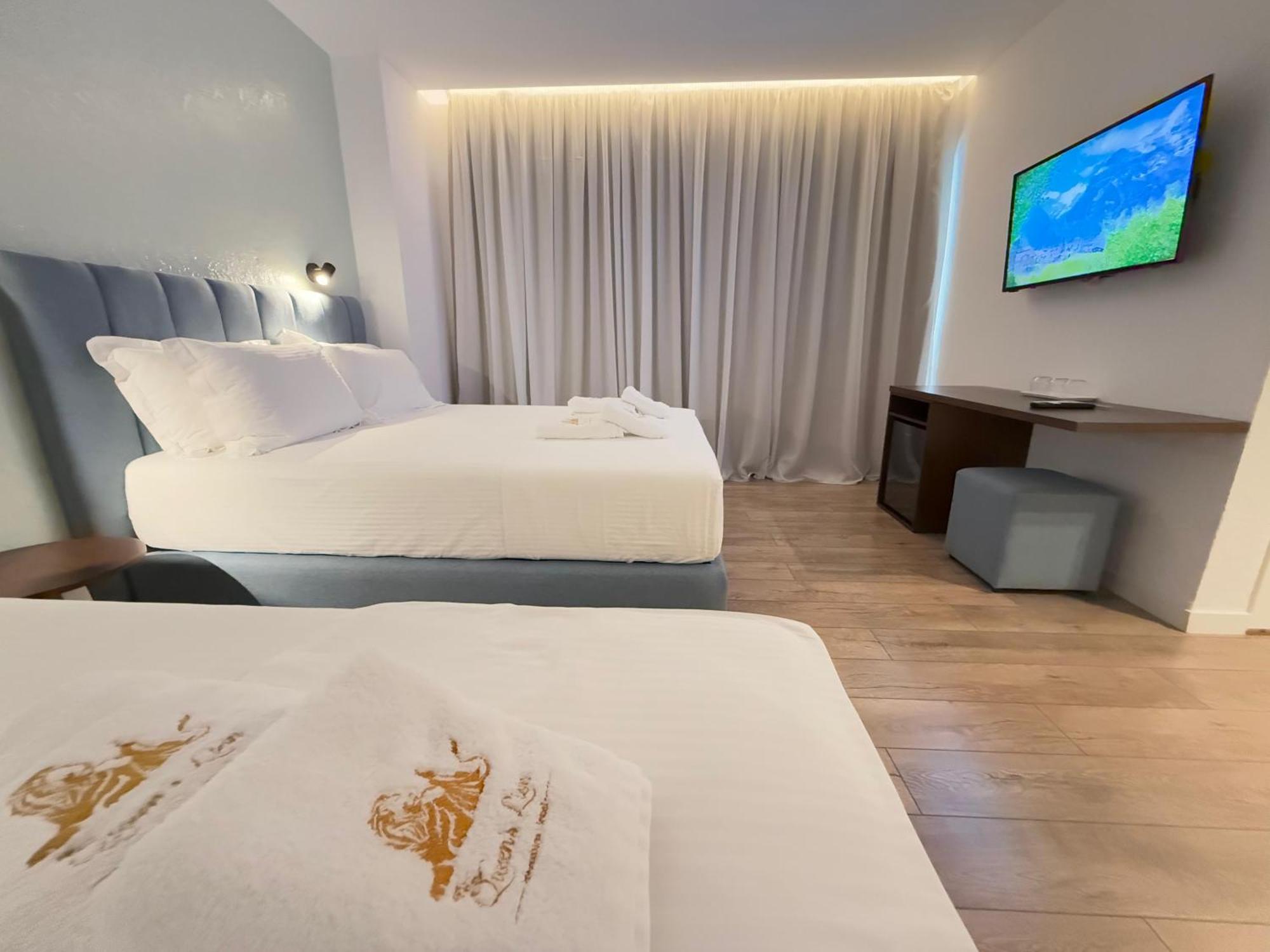 The Queen'S Lion Premium Hotel Sarandë エクステリア 写真