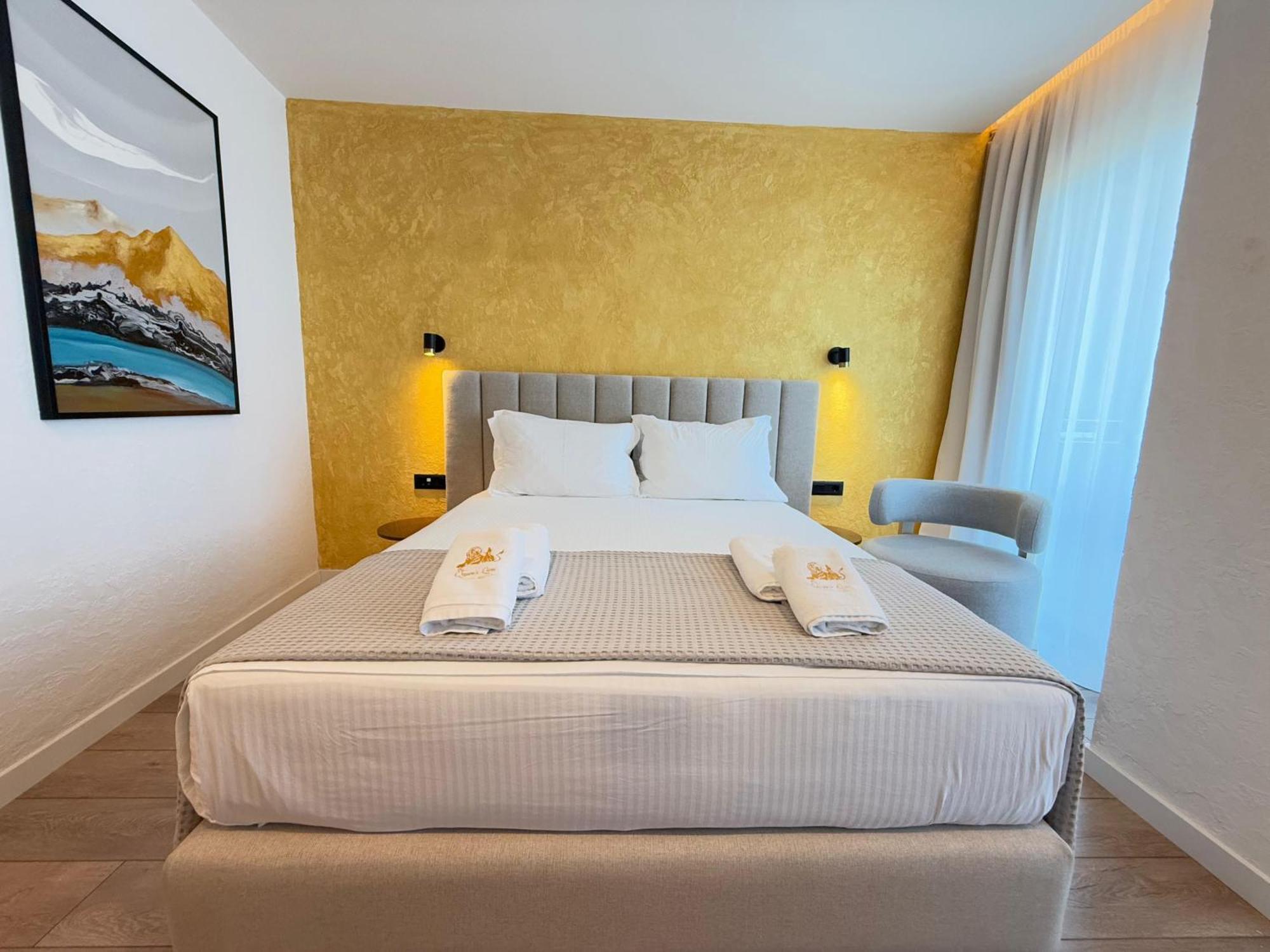 The Queen'S Lion Premium Hotel Sarandë エクステリア 写真