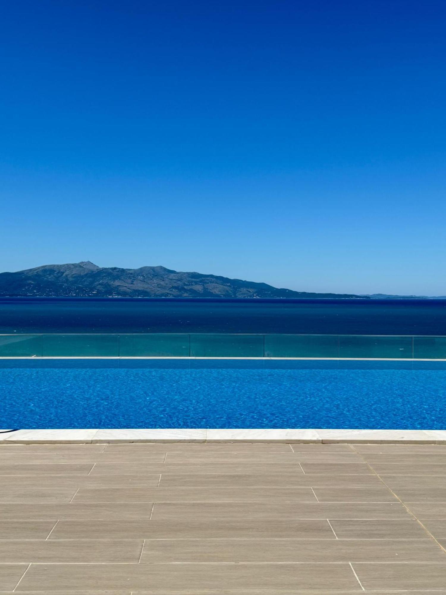 The Queen'S Lion Premium Hotel Sarandë エクステリア 写真