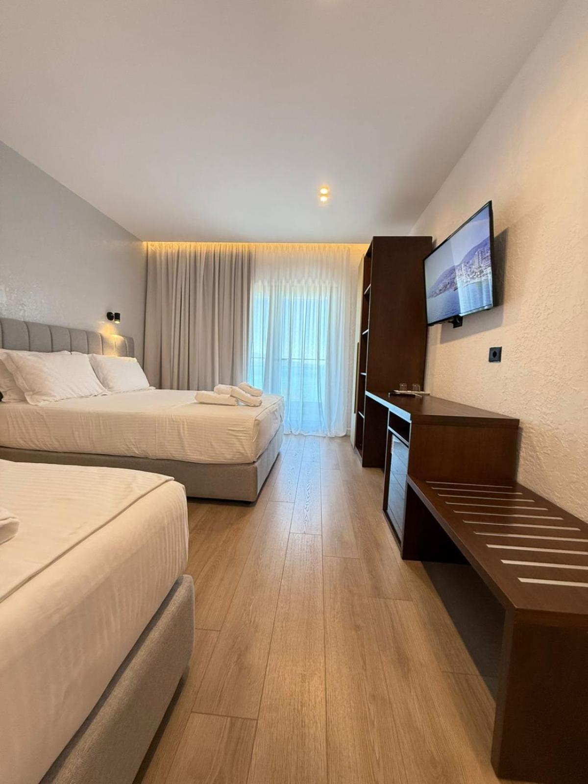 The Queen'S Lion Premium Hotel Sarandë エクステリア 写真